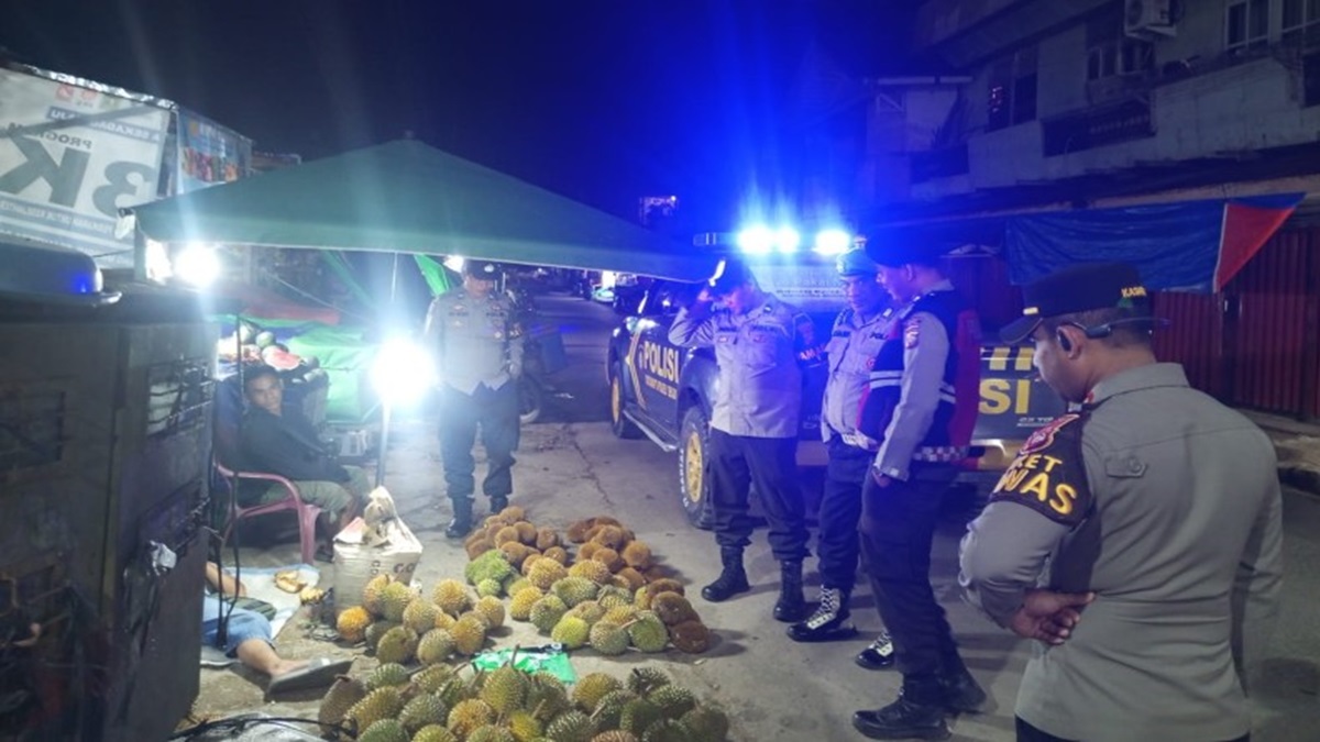 Polres Kayong Utara Gelar Patroli Skala Besar Dini Hari, Sasar Titik Rawan Kriminalitas