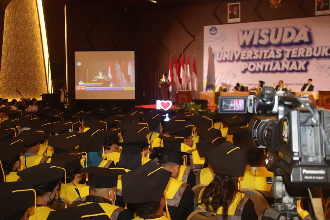 UT Pontianak Wisuda 793 Mahasiswa di Qubu Resort, Sekda Kalbar: Pendidikan Kunci Kemajuan Daerah